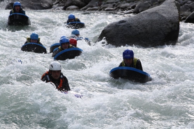  Hydrospeed en groupe 